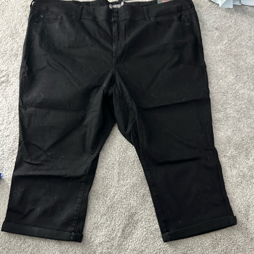Women's Black Cropped Jeans